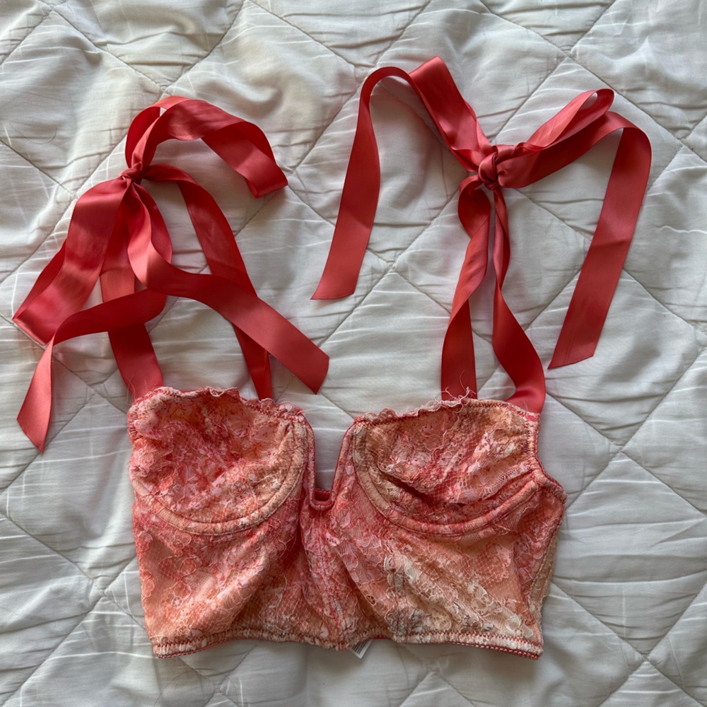 Urban Outfitters Out From Under Yvonne Lace Bow Bustier